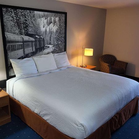 מלון Super 8 By Wyndham Hampshire Il מראה חיצוני תמונה