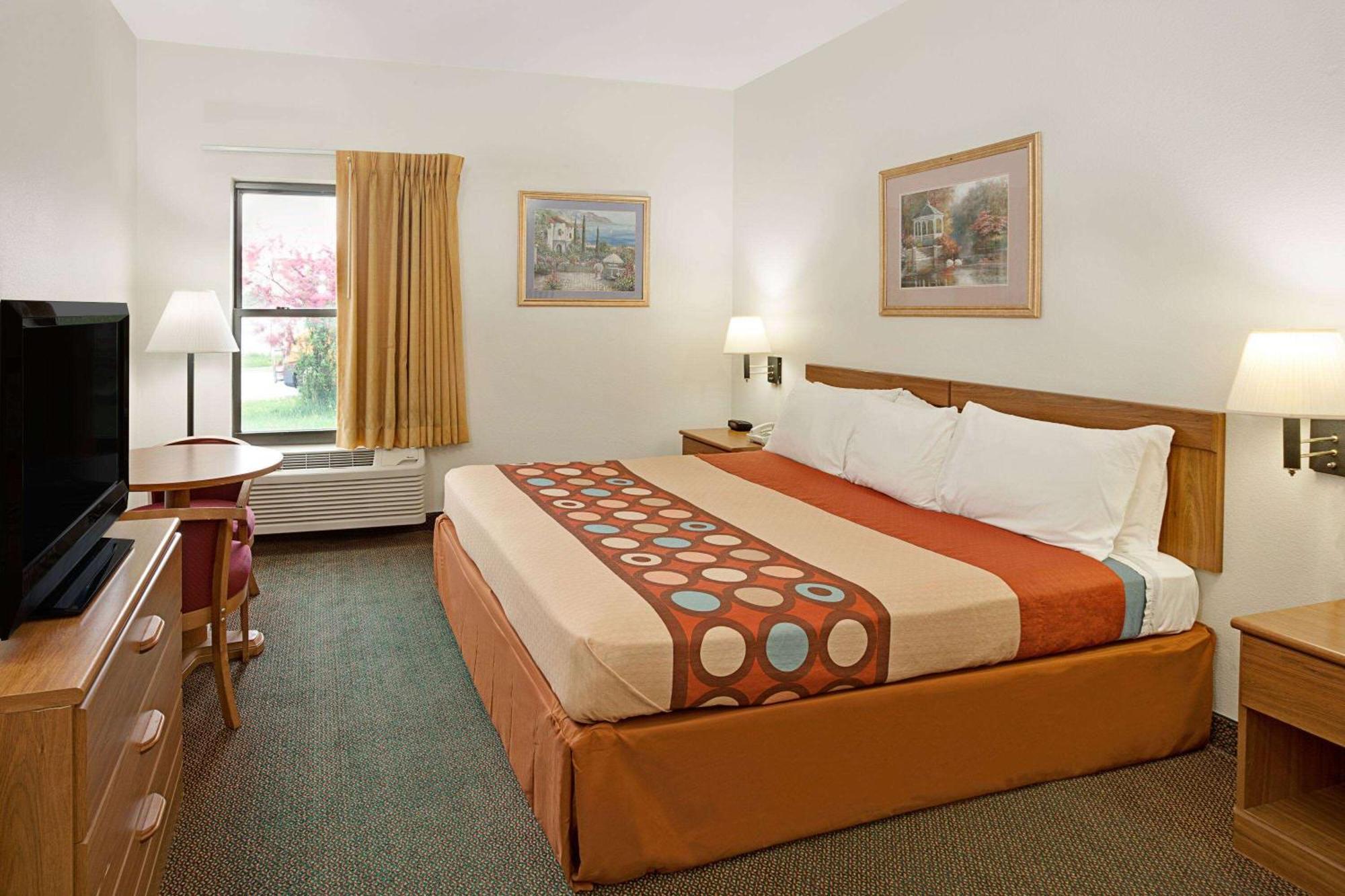 מלון Super 8 By Wyndham Hampshire Il מראה חיצוני תמונה